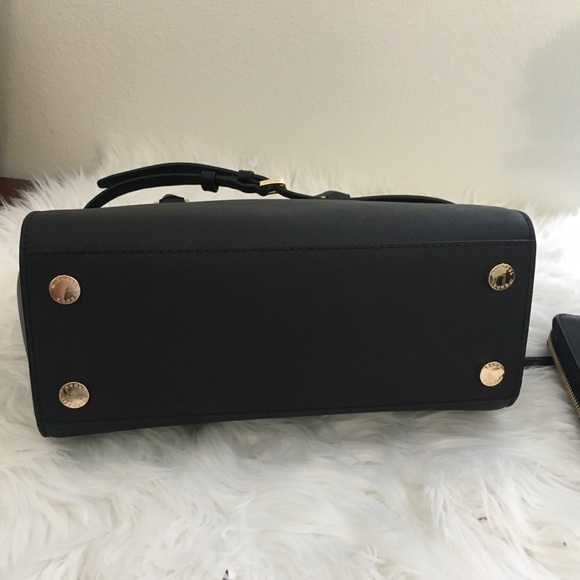 Last one✨Michael Kors medium black Selma Satchel - Picture 5 of 8